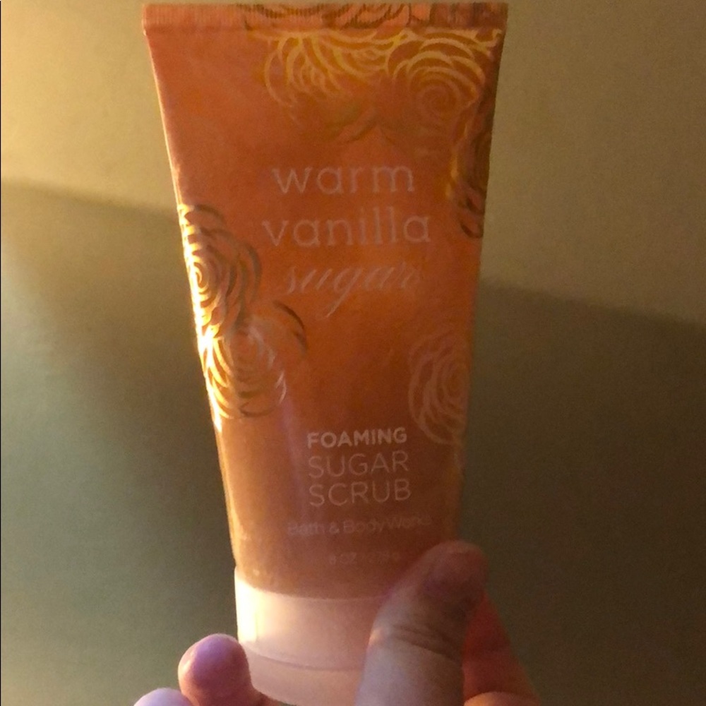 Bath and body works warm vanilla sugar scrub 8oz